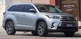 2017 Toyota Kluger (GSU55R) GX wagon (2018-09-17) 01.jpg